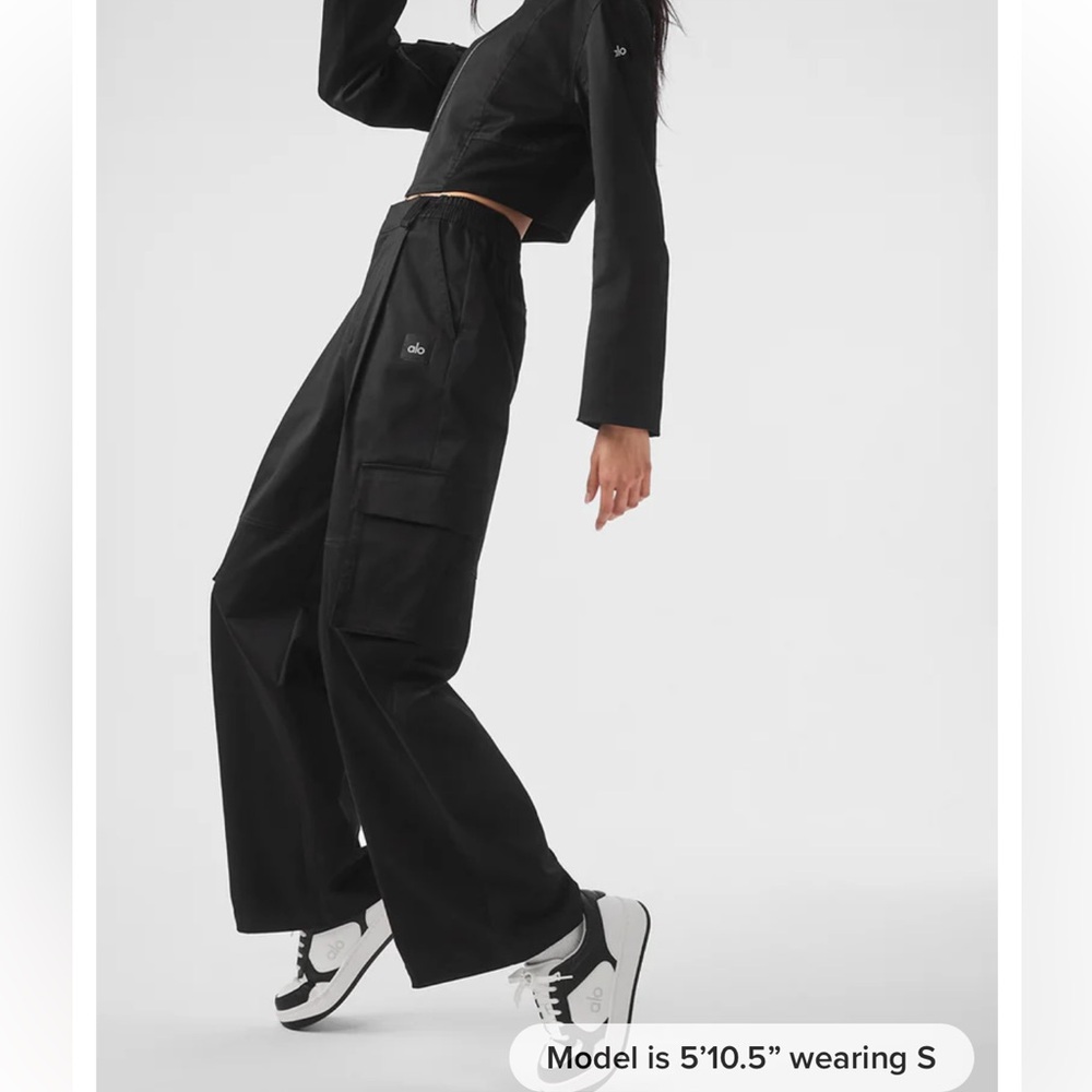 ALO Yoga Black Cargo Size XS New With Tags! “High Waist Night Out Cargo”